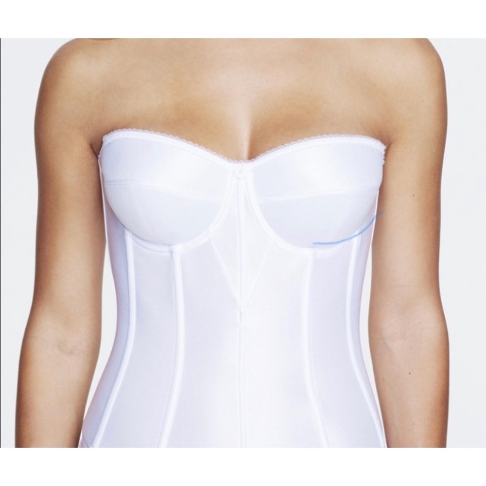 “White Bustier 38B with adjustable hooks closure”